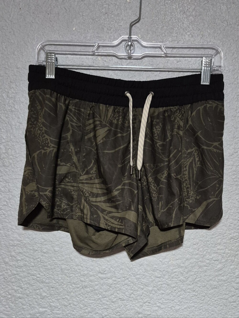 Vuori Shorts